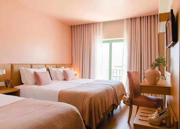 Santo António De 3*