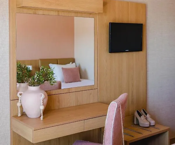 Santo António De 3*